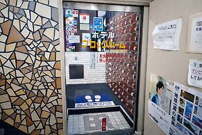 Capsule Hotel Block Room