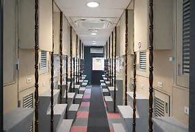 Capsule Hotel Block Room