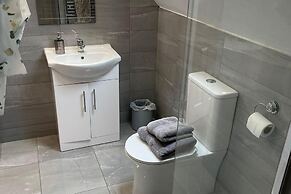 Home From Home, Tralee. Ideal Location