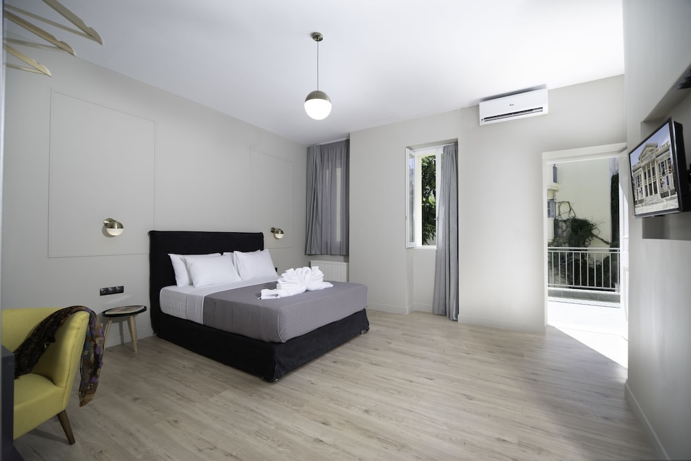 Plaka Arch Suites