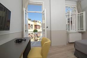 Plaka Arch Suites