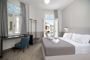 Plaka Arch Suites