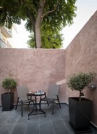 Plaka Arch Suites