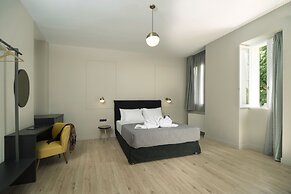 Plaka Arch Suites