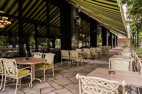 Dunav Plaza Hotel