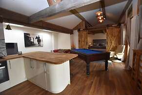 Oak Tree Stables