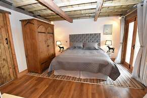 Oak Tree Stables