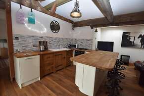 Oak Tree Stables