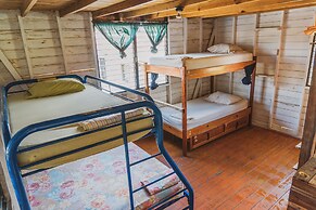 Bella's Backpackers