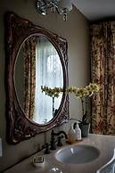 Maplehurst Manor B&B