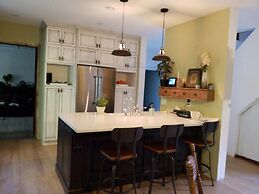 Maplehurst Manor B&B
