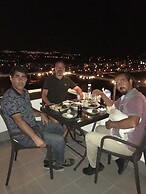 Seraysen Apart