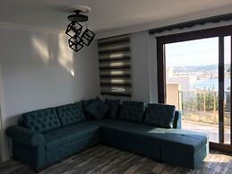 Seraysen Apart
