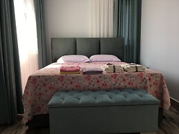 Seraysen Apart