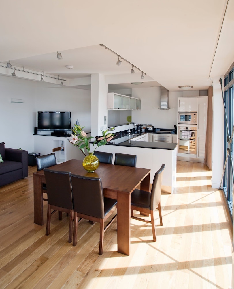 Riviera Apartments