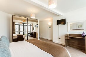 Riviera Apartments