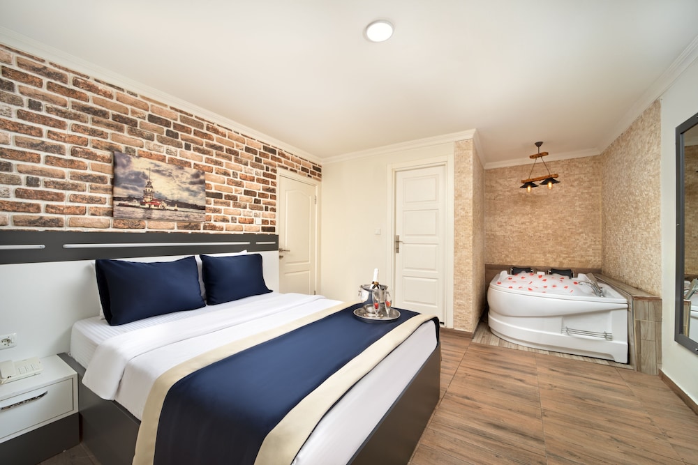 Istanbul Hotel & Suites
