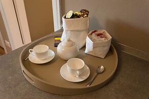 Como Lake Suites