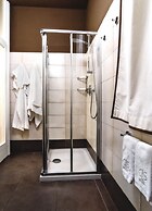 Como Lake Suites