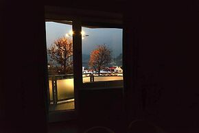 Como Lake Suites