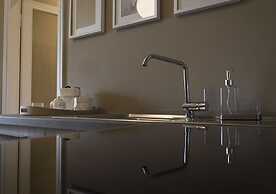 Como Lake Suites