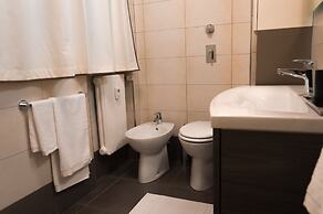 Como Lake Suites