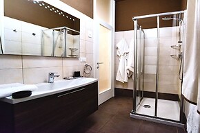 Como Lake Suites