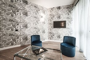 Como Lake Suites