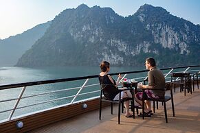 Scarlet Pearl Cruises