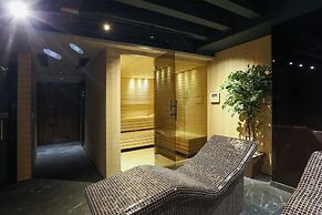 Ambasador Hotel