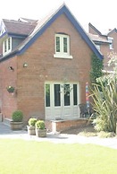 Moseley - House - Sleeps 4 - Parking - Garden
