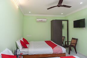 OYO 23300 Seabreeze Residency