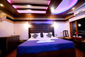 Indiavacationz Houseboat