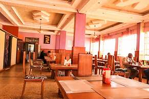 Sakawa Towers County Hotel