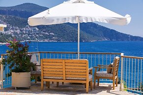 Pier House