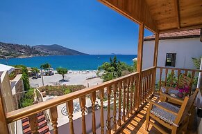 Pier House