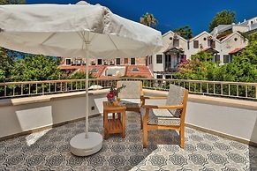 Pier House