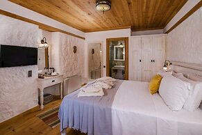 Pier House