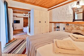 Pier House