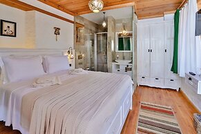 Pier House