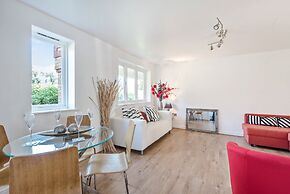 2 Bed Flat, Dedicated Workspace, Parking, 4KTV