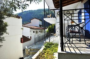 Fengeros Village