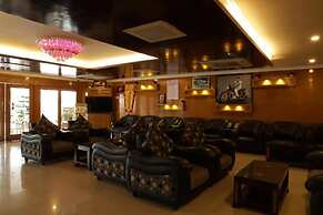Hotel PVK Grand