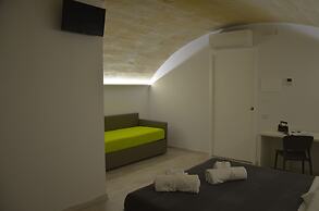 In & Out Matera