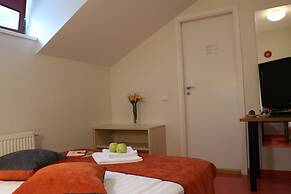 Apple Economy Hotel