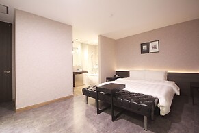Paradise Hotel