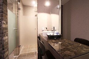 Paradise Hotel