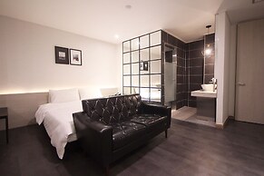 Paradise Hotel