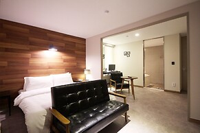 Paradise Hotel