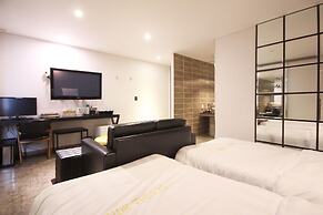 Paradise Hotel